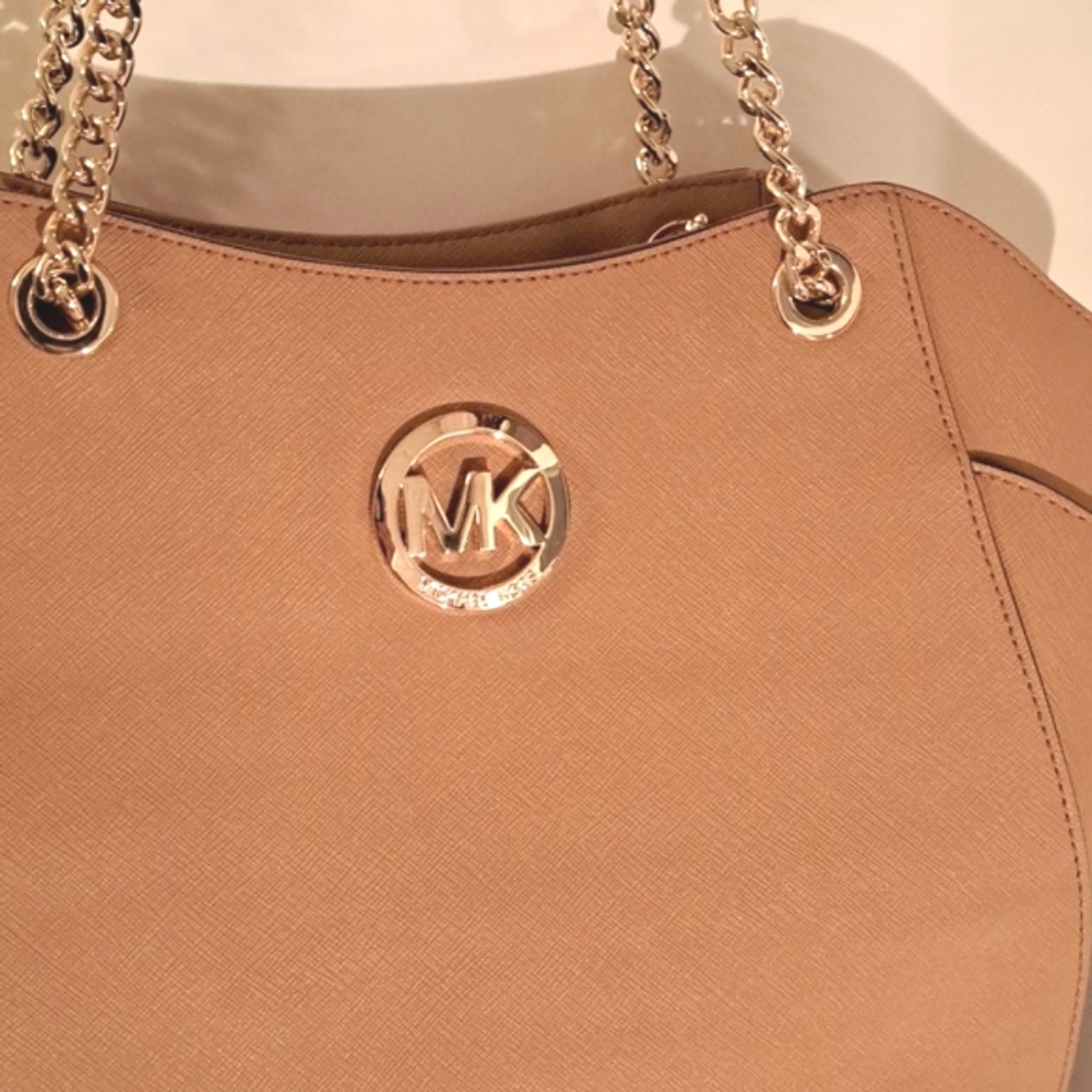 Michael Kors Jet Set Tan /Gourgous Gold Hardware NEW Excellent Condition - Picture 2 of 12